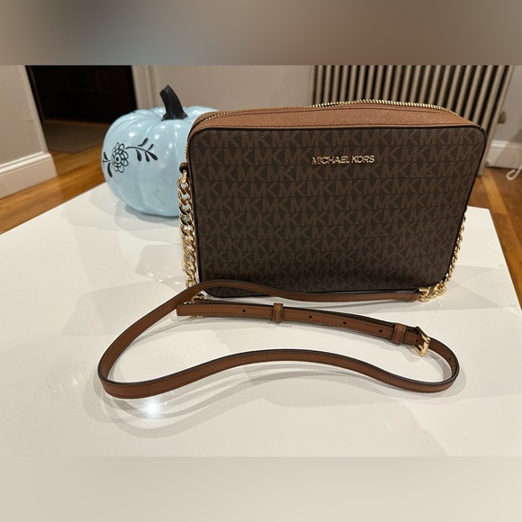 Michael Kors Large EW Jet Set Crossbody- Brown & Tan NWT - Picture 10 of 16